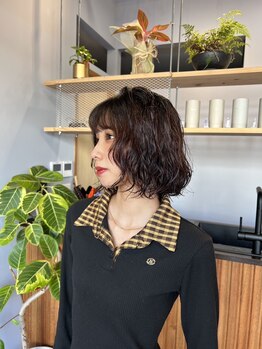 シンクアンド(THINK AND)の写真/【おもろまち駅徒歩5分】『ニオイの残らないパーマ』”らしく”なれる大人パーマで色気とカッコよさを。