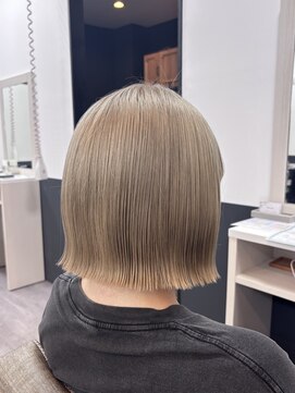 イーストバイエルゴ 川崎東口(EAST by ergo) ブロンドベージュ