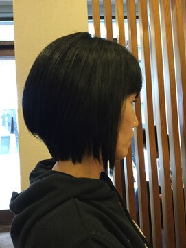 フルール(Fleur) 黒髪カラー女子