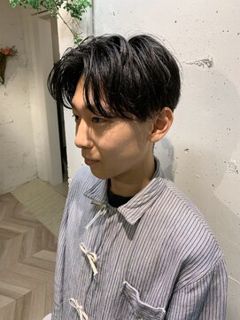 エル(EL by green) 【EL-yuki】センターパート×刈り上げ