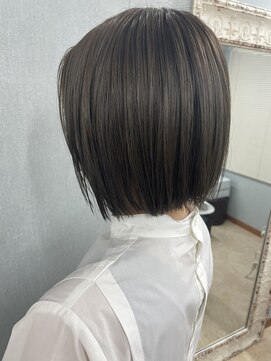 プラーグ ヘアー(Prague Hair) 切りっぱなしボブ