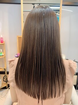 イーラ(era) フェミニンロング　ラベンダーブラウン　艶ツヤストレート　/era