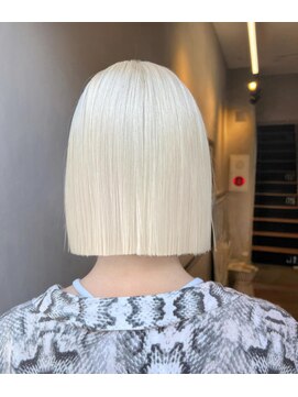 ジーナ(XENA) ボブ×ホワイトブロンド