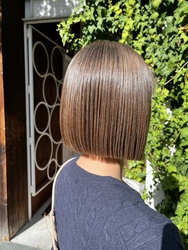 ピークスヘア(peaks hair) 白髪ぼかし　ナチュラルブラウン　ストレート ボブ ◎Aina