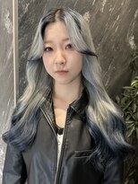 アニュー(A'nyu)&nbsp;ブルーブラックとシルバーカラーのエンドカラーデザイン