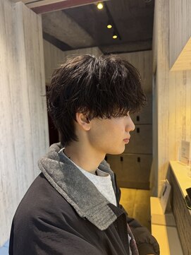 アクシー ヘアーアンドメイク(AXY HAIR&MAKE) 新宿シャドウパーマメンズマッシュウルフカット緩め波巻きパーマ