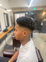 クフィア メンズヘアー カンポ 難波店(CUFFIA MEN'S HAIR CAMPO) スパイキーショートスパイラルパーマスキンフェードマンバンヘア