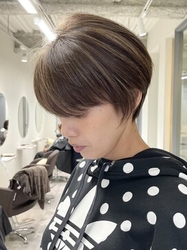 ジービージー前橋ミュグ(GBG前橋mugu) くびれショートボブ40代50代グレイカラー白髪染め白髪ぼかし