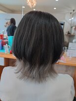 アグー(Aguu)&nbsp;ウルフカットとインナーカラー