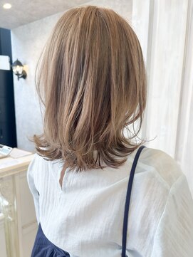 キャアリー(Caary) 福山市美容室Caary春ヘア透明感ベージュくすみベージュカラー