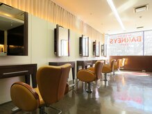 BARNEYS EASTの雰囲気(ナチュラルな雰囲気のサロンです。)