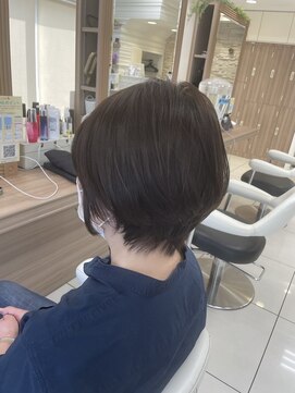アッシュ 鶴ヶ峰1号店(Ash) 暗髪ナチュラル丸みショート