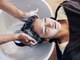 ヘアメイク トゥエンティワン HAIRMAKETwentyOneの写真/ヘッドスパで頭皮の汚れを除去し、頭皮をほぐして血行促進◎健やかな地肌に整えます。