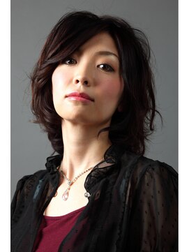 ヘアサロン ファイブエヌ(hair salon 5N) トップにふんわりカールを残した 重めローレイヤー