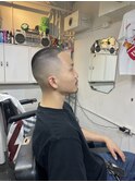 スキンフェードバズカット
