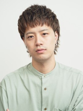 ルクスドレ 新宿(Luxe doree') コンマヘア/センターパート/ツイストスパイラル/［新宿駅］