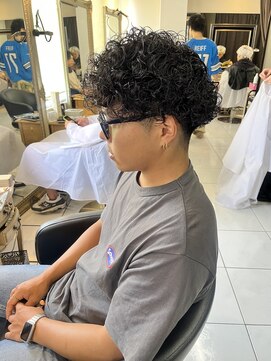 アイズ 海老名(AIZU) スパイラルパーマ プードルパーマ 刈り上げマッシュ 眉毛