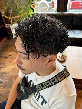 イチパーセント ヘアメイクアップ 1％ HAIR MAKE UP メンズフェードカット＆パーマ