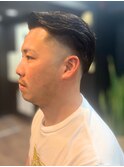 ＜理容室＞スーツ短髪パーマツーブロック束感モテる黒髪