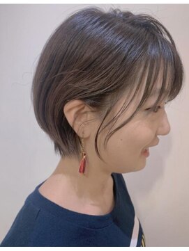 アトリエニューヨーク 三ノ輪店(Atelier NEWYORK) 20代30代40代人気 大人可愛い くびれ丸みショート 耳かけ