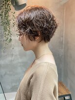 ショートヘア　パーマヘア　くるくる　ふわふわ