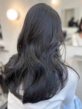 ユエン(uyen) 黒髪/透明感黒髪/就活カラー