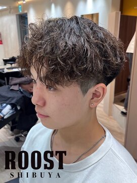 ルースト 渋谷店(ROOST) MEN’S/サーフカール/刈り上げセンターパート/髪質改善/渋谷