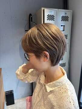 ロミー(Romy) ハイトーンショート