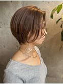 大人女性に人気/前下がりショートボブ/耳かけショートボブ