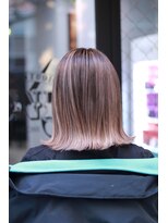 ワン(ONE)&nbsp;外ハネBOB×バレイヤージュ