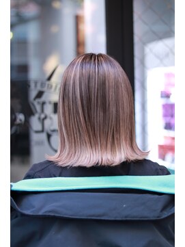 ワン(ONE) 外ハネBOB×バレイヤージュ