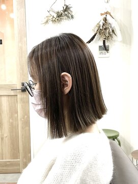 ホンネ(honne.) ハイライト×グレージュカラー