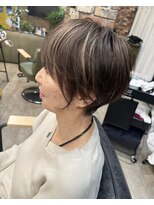 ルーナヘアー(LUNA hair) 『京都 山科 ルーナ』ショートヘア 白髪ぼかしハイライト  草木