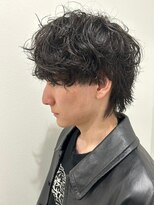 ヒュイル バイ ニアウ(Hwyl by Niau) ニュアンスパーママッシュウルフ波巻きスパイラルパーマ眉毛