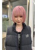 ショートボブピンクベージュハイトーンカラー