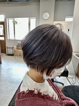 フラワーズ(Flowers) グレージュ　ナチュラル　ショートボブ　顔回り　横須賀中央