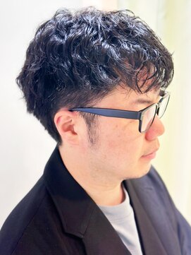 インタークロス 20代30代40代メンズショートツイストパーマ黒髪ツーブロック