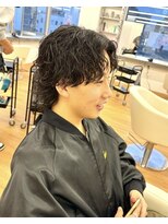 ビカム 名駅(become)&nbsp;センターパート波巻きウルフ縦落ちコンマバングツーブロック