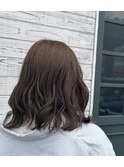 オリーブベージュ