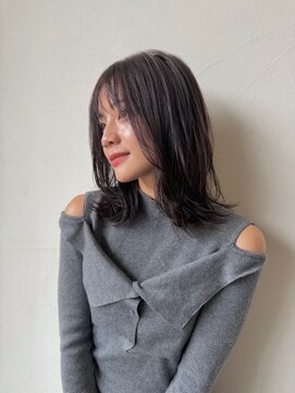 クラン(Chlan) 大人レイヤーくびれ外ハネ暗髪カラー