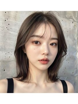 顔周りレイヤー外ハネボブ