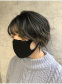 オリーブグレージュ