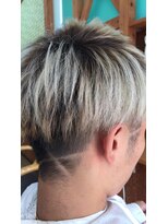 ビューテ(BIEUTE) ホワイトベージュ系LINEツーブロ