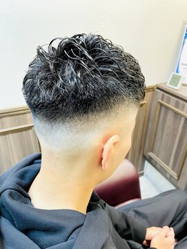 ミリオンバックス 上野(Million Bucks) 韓国マッシュ/フェードカット/ニュアンスパーマ/スペインカール