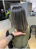 ワンカール内巻きが似合うバレイヤージュ_contrast greige_