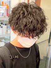 《*パーマの薬剤が染みる方でも安心*》クリーム状の薬剤で、頭皮に薬剤が付かないパーマ施術が◎(横浜西口)
