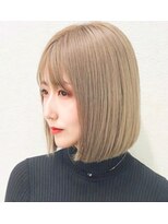 ミスグランディーヴィラス(Miss Grandee VILLAS) ハイトーンブリーチくすみベージュ大人ボブ