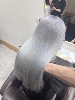 アン(Hair make un)&nbsp;【ホワイトグレー】