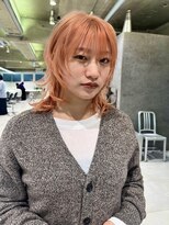 ダブ アオヤマ(DaB AOYAMA)&nbsp;オレンジウルフカット顔まわりレイヤーブリーチカラーハイトーン