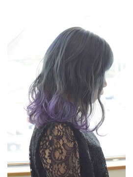 ヘアアンドメイク ムーア(Muuua) グレージュとパープルのデザインカラー